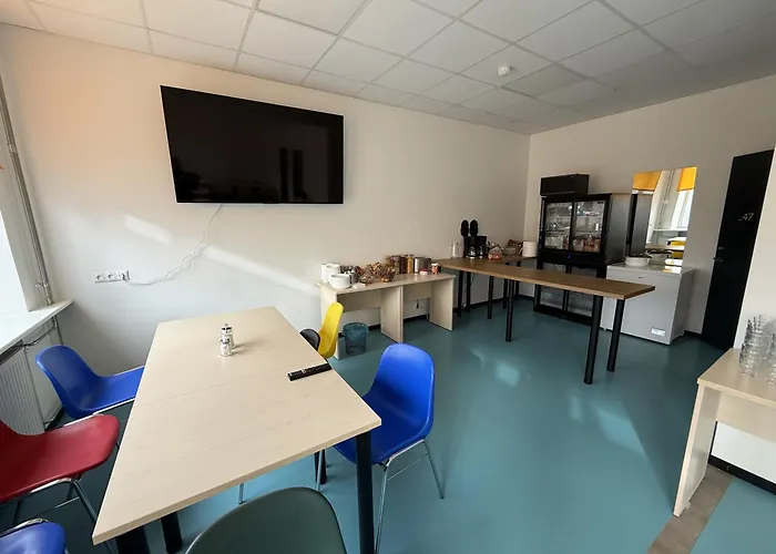 Airport Budget * טאלין