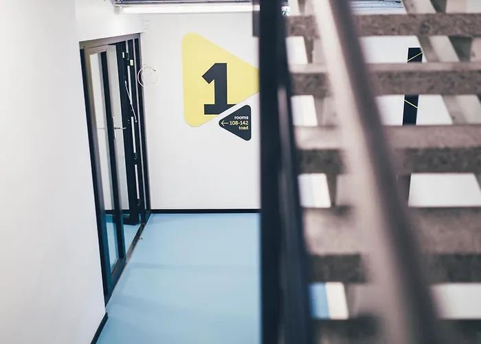 Airport Budget Hostal *